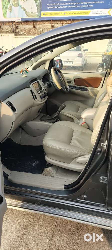 Toyota Innova 2012