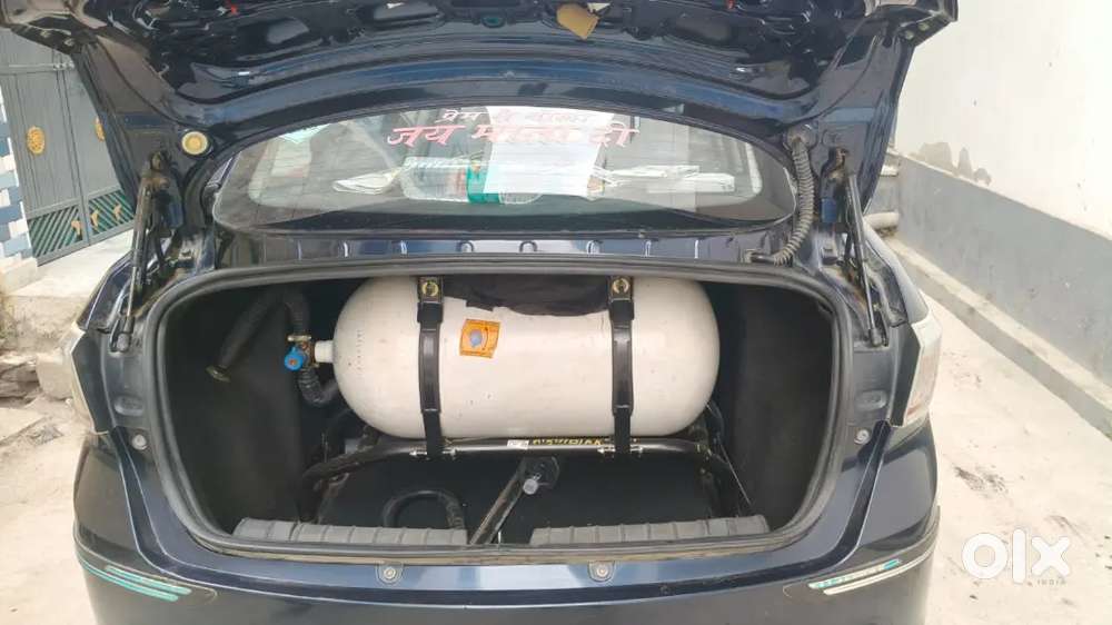 Tata Tigor, Cng + Petrol, 70000km, 1st Owner, Delhi Registration