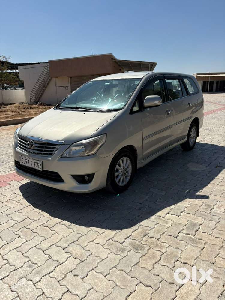 Toyota Innova 2012