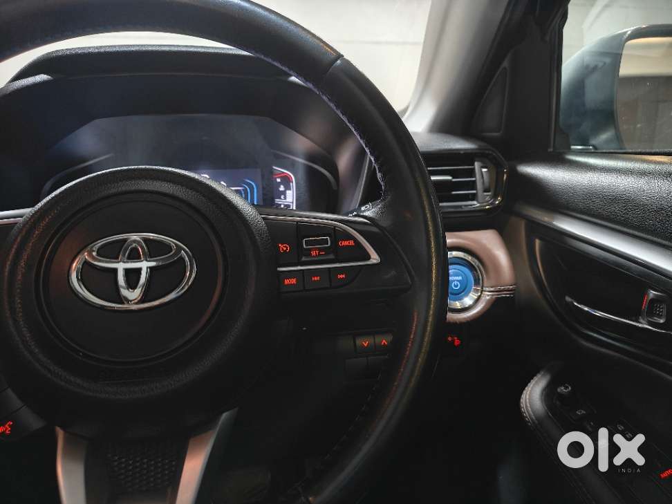 Toyota Urban Cruiser Hyryder 1.5 V Hybrid, 2023, Petrol