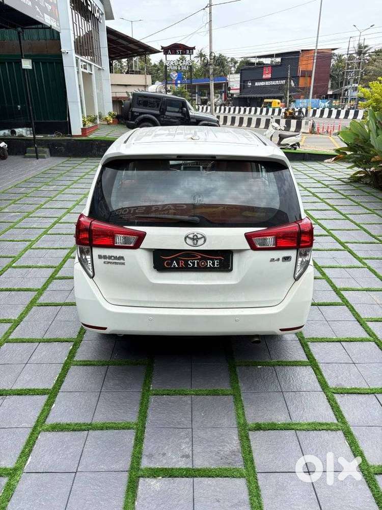 Toyota Innova Crysta 2.4 Vx Mt 8s, 2017, Diesel