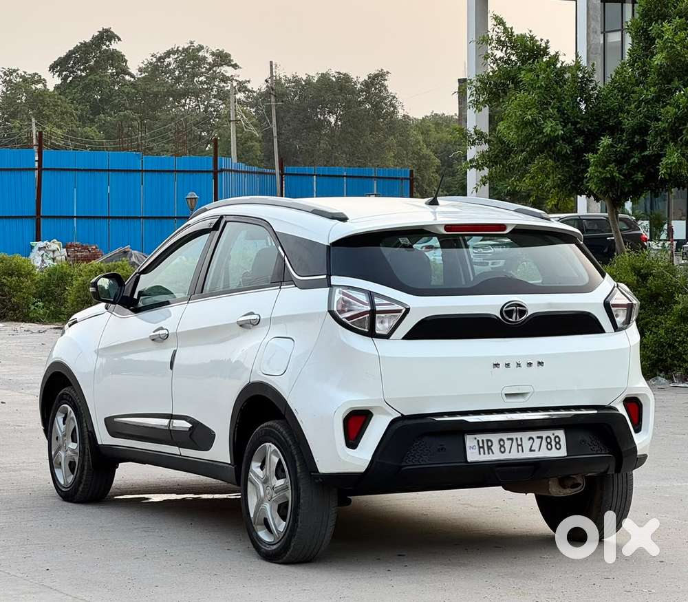 Tata Nexon 1.2 Revotron Xt, 2022, Petrol