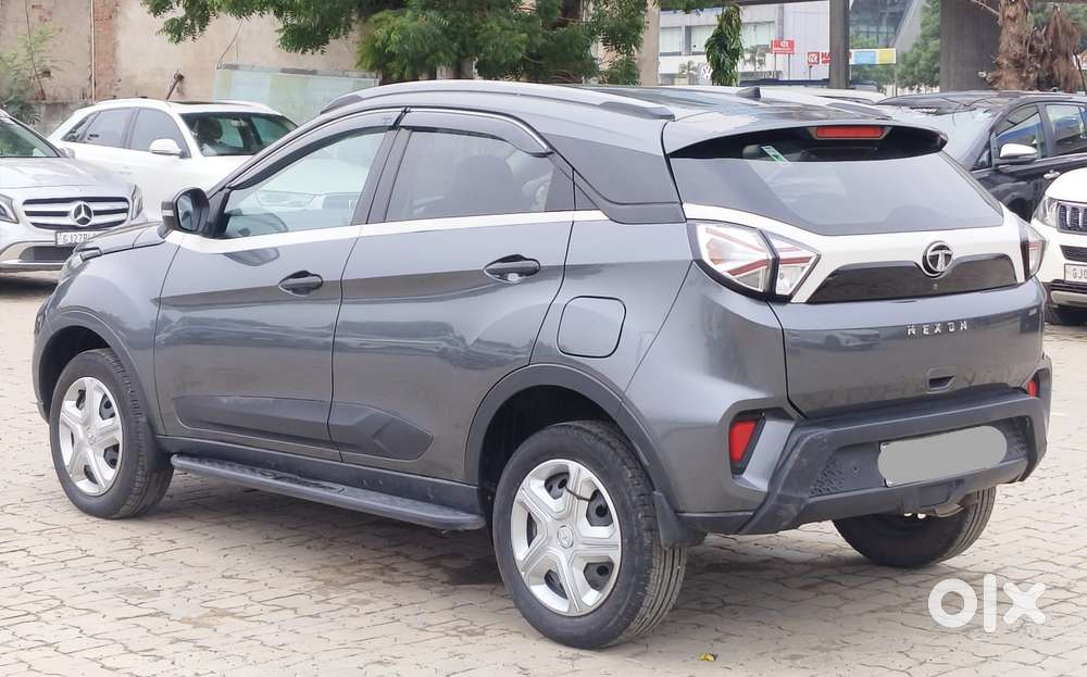 Tata Nexon 1.2 Revotron Xma Amt (s), 2023, Petrol