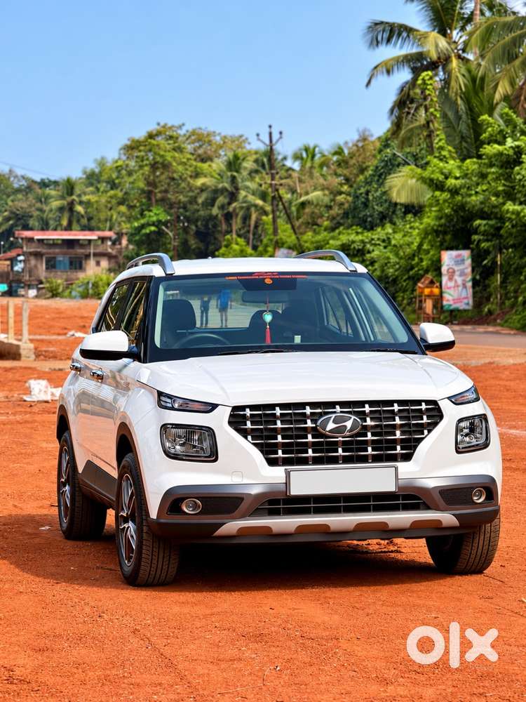 Hyundai Venue Petrol 2019 Only 30k Km Driven