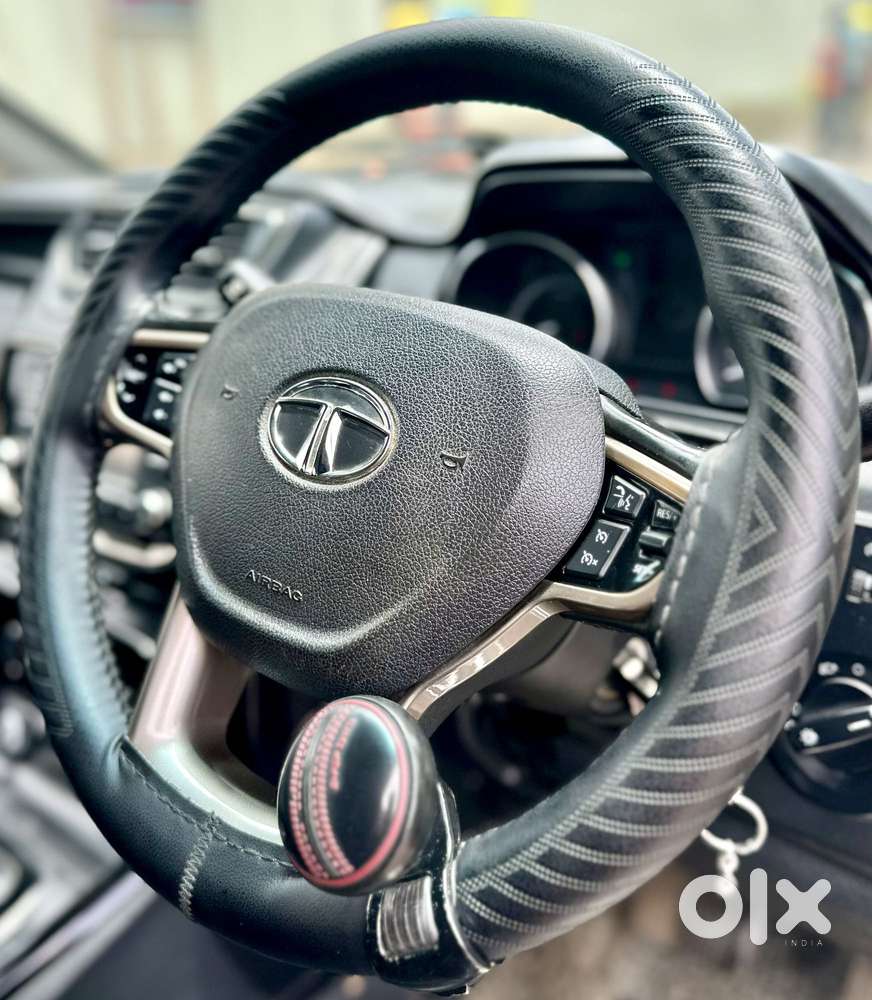 Tata Hexa 2.2 Xta 4x2 7 Str Dual Tone, 2018, Diesel