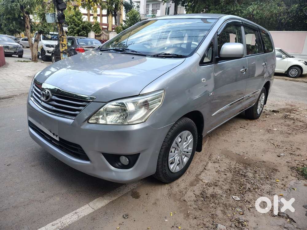 Toyota Innova 2.5 G (diesel) 8 Seater Bs Iv, 2016, Diesel