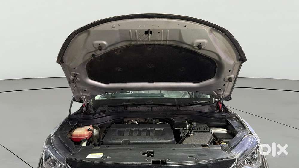 Mahindra Xuv700 2.0 Ax 7 Petrol At Str, 2023, Diesel