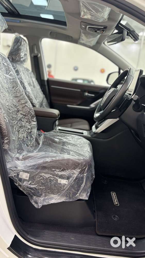 Toyota Innova Hycross 2.0 Zx (o) Hybrid 7 Str, 2025, Petrol