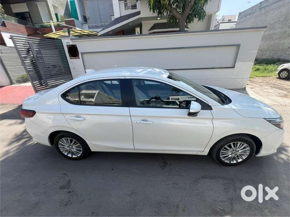 Honda City 2022 Petrol Automatic Showroom Condition