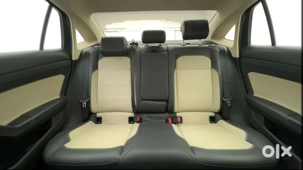 Skoda Slavia Style 1.0l Tsi Mt, 2022, Petrol