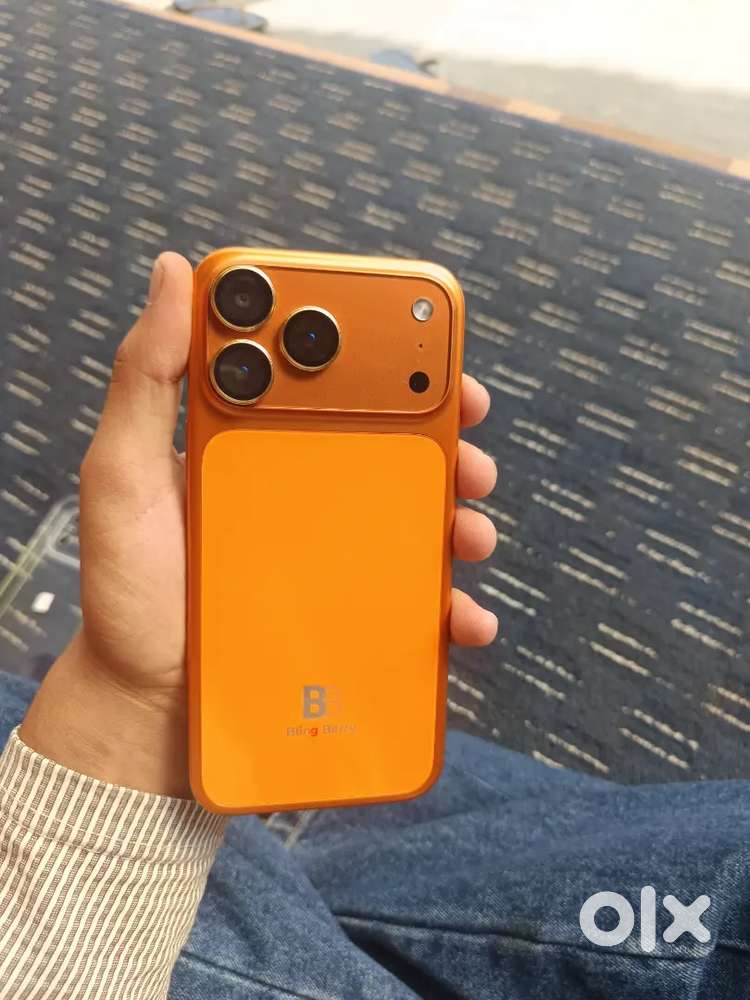 B1 17 pro max with bill box charger few days old
