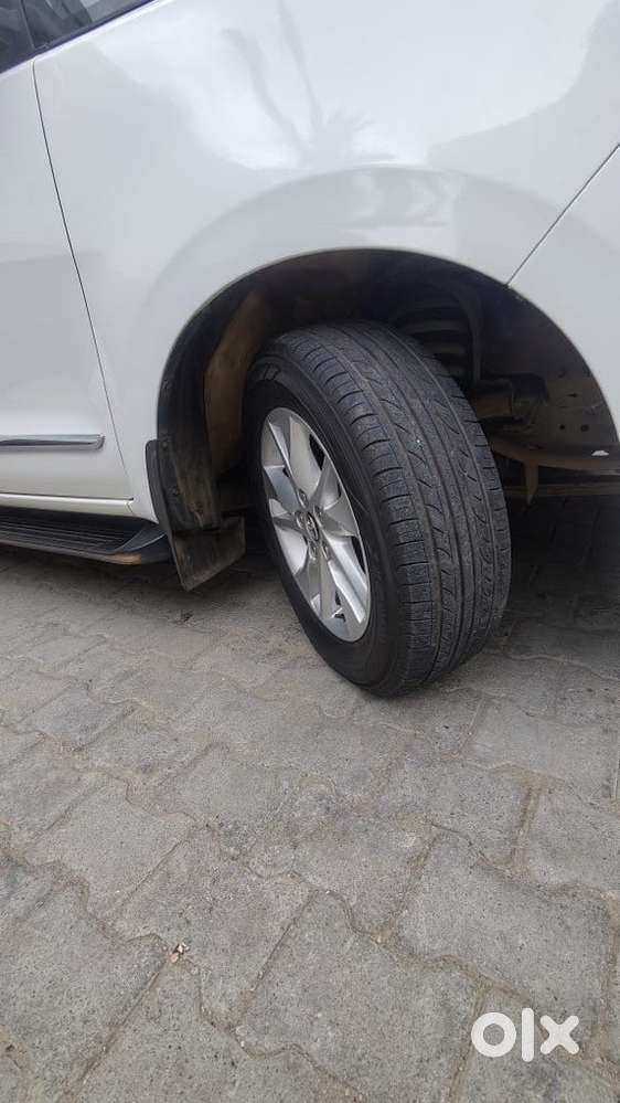 Toyota Innova Crysta 2.8 Gx At, 2018