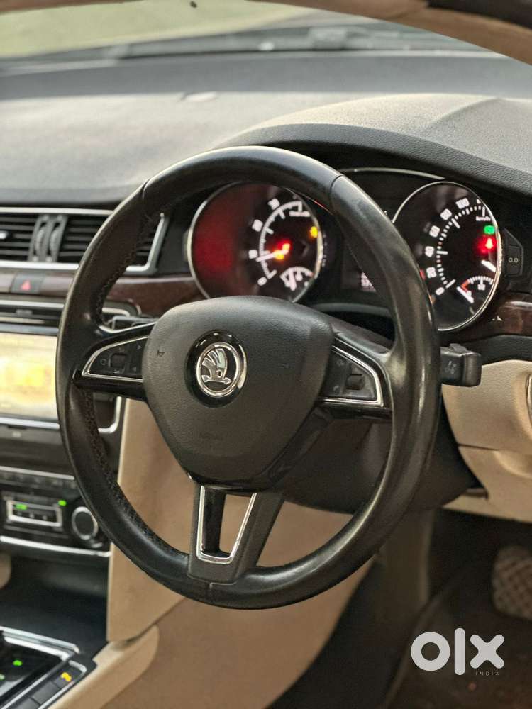 Skoda Superb 2.0 Sportline Tsi At, 2014, Petrol