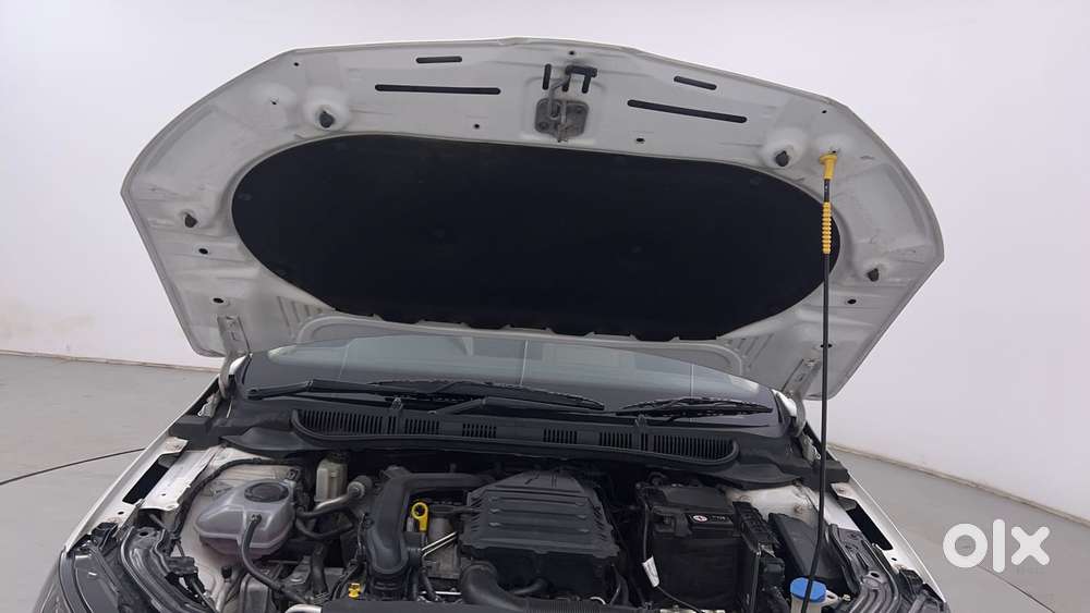Skoda Slavia Style 1.0l Tsi Mt, 2022, Petrol