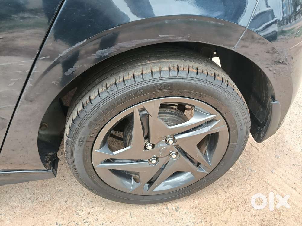 Hyundai I20 Sportz 1.2 Mt Dual Tone, 2023, Petrol