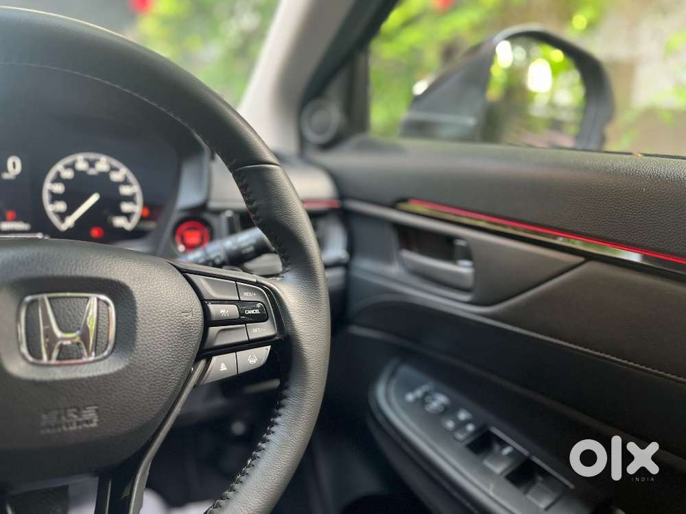 2025 Honda Elevate Zx Cvt  Signature Black Edition  9700 Km