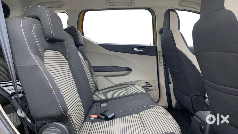 Renault Triber Rxz Easy-r Amt, 2023, Petrol