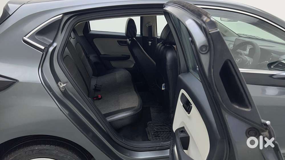 Tata Altroz 1.2 Xt, 2023, Petrol