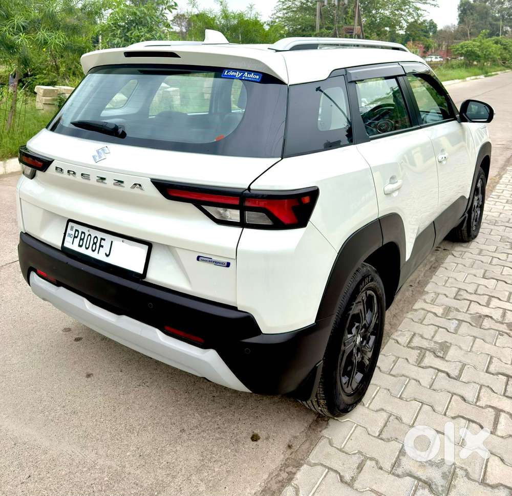 Maruti Suzuki Brezza 1.5 Zxi At Smart Hybrid, 2024, Petrol