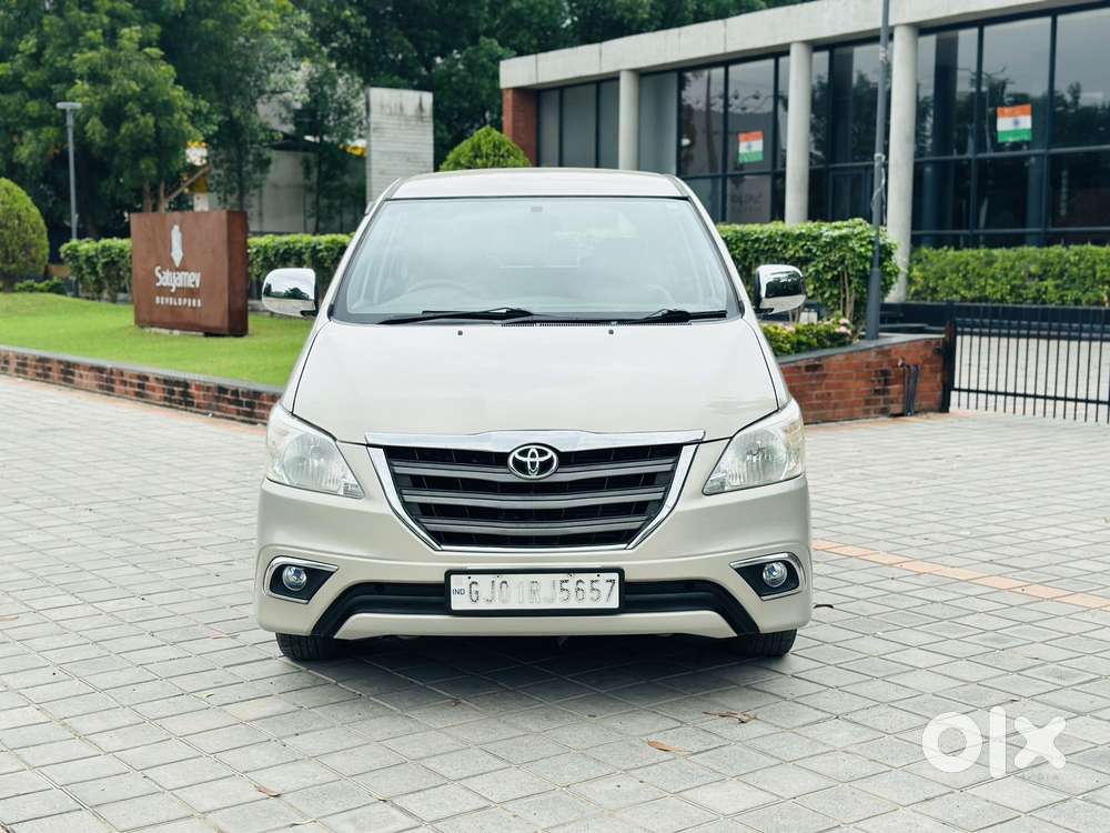 Toyota Innova 2.5 Gx 8 Str Bs-iii, 2015, Diesel