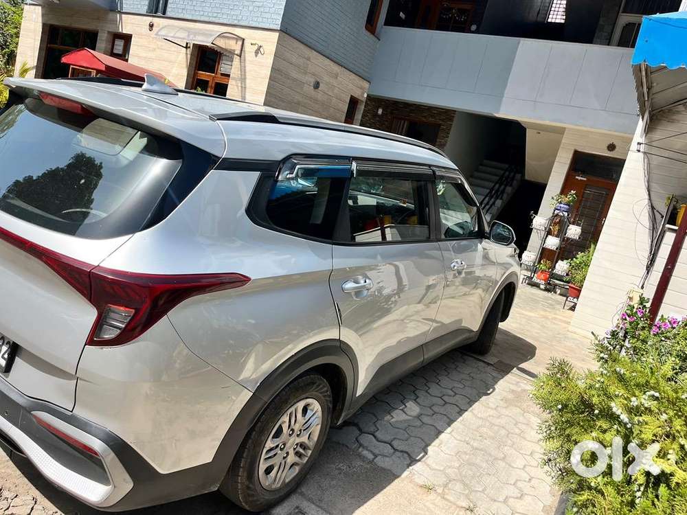 Kia Carens Silver Color Loan Free Car