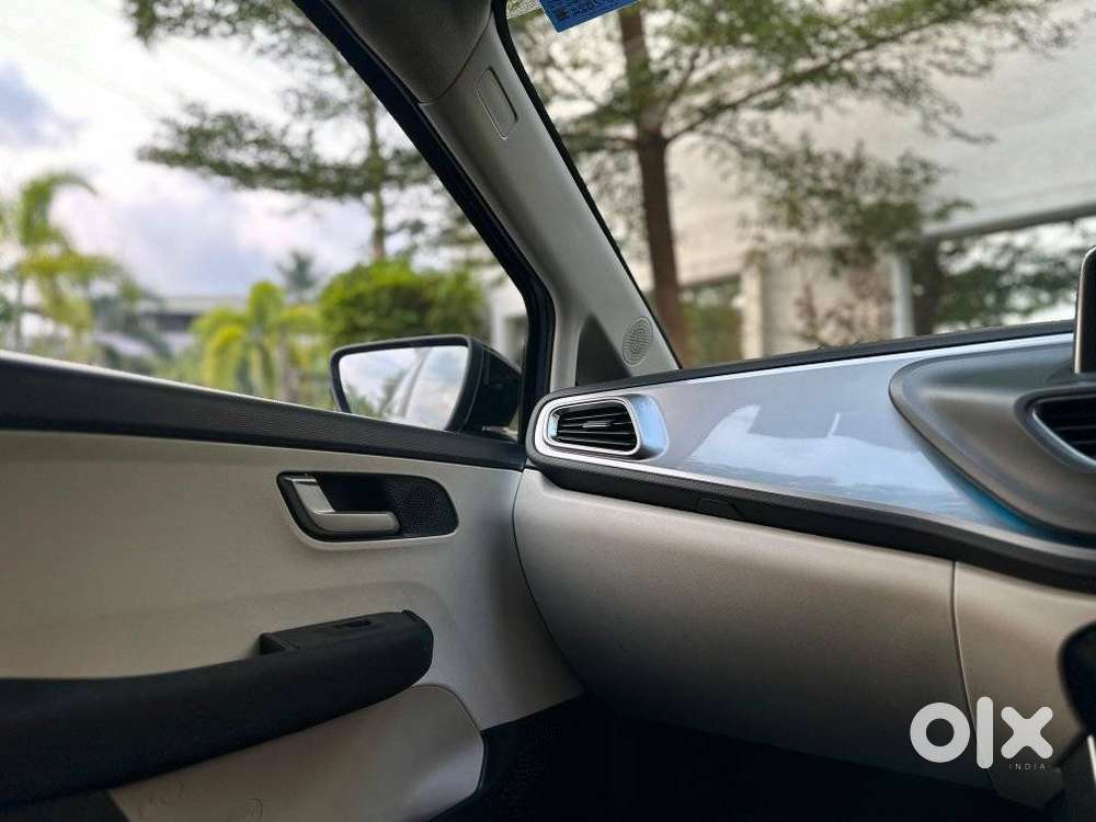 Tata Altroz 1.2 Xza Plus, 2024, Petrol