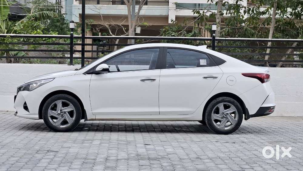 Hyundai Verna 1.5 Sx Petrol Mt, 2022, Petrol