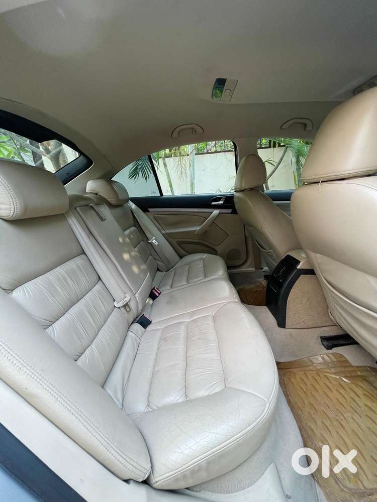 Skoda Laura Ambiente 2.0 Tdi Cr Automatic, 2010, Diesel