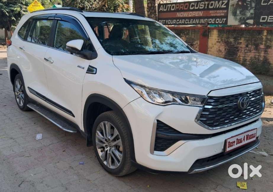 Toyota Innova Hycross 2.0 Zx Hybrid 7 Str, 2023, Petrol