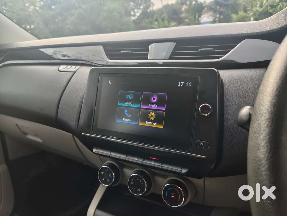 Renault Triber Rxt, 2022, Petrol