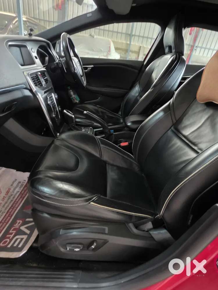 Volvo V40 2017 Diesel 97000 Km Driven. Neatly Maintained