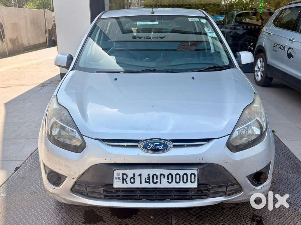 Ford Figo 1.2p Titanium Mt, 2012, Petrol