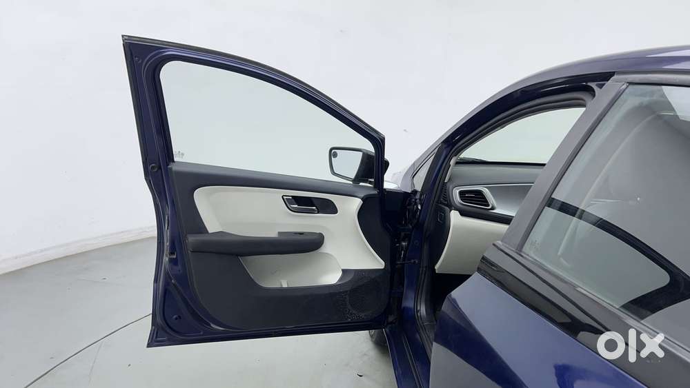 Tata Altroz 1.2 Xza Plus, 2022, Petrol
