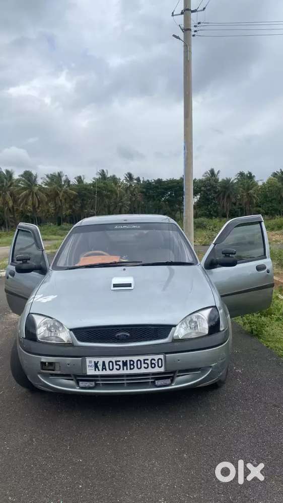Ford Ikon 1.3 Clxi 2004 Variant