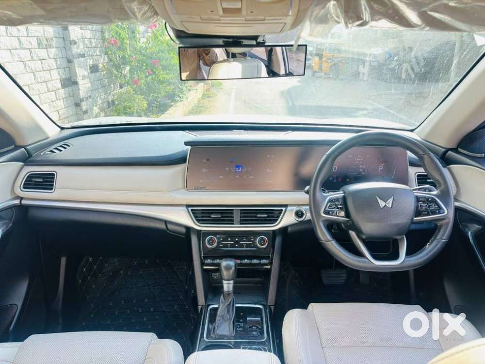 Mahindra Xuv700 2.2 Ax 7 Diesel At Str, 2022, Diesel