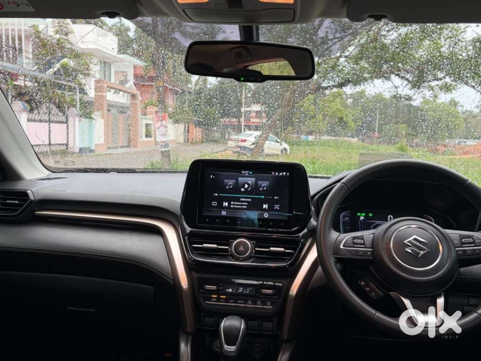Maruti Suzuki Grand Vitara 1.5 Alpha Plus Intelligent Hybrid Ecvt, 2..