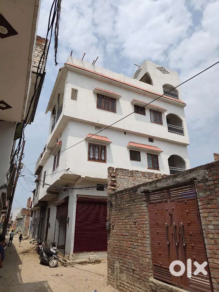 3floor ke building hai 15000/- kiraya aara hai 4rooms G floor open