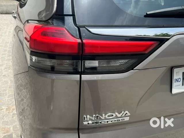 Toyota Innova Hycross 2.0 Zx (o) Hybrid 7 Str, 2024, Petrol