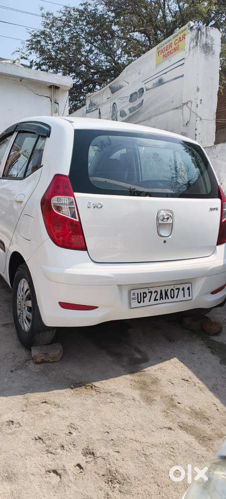 Hyundai I10 Sportz, 2016, Petrol