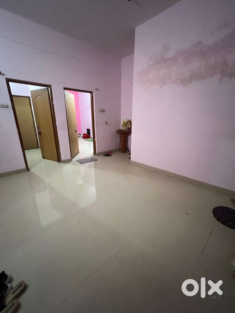 Fully independent 2 bhk house Need 1 female house mate student only