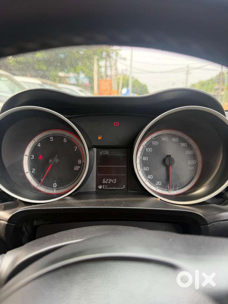 Maruti Suzuki Swift Vxi Optional, 2022, Petrol