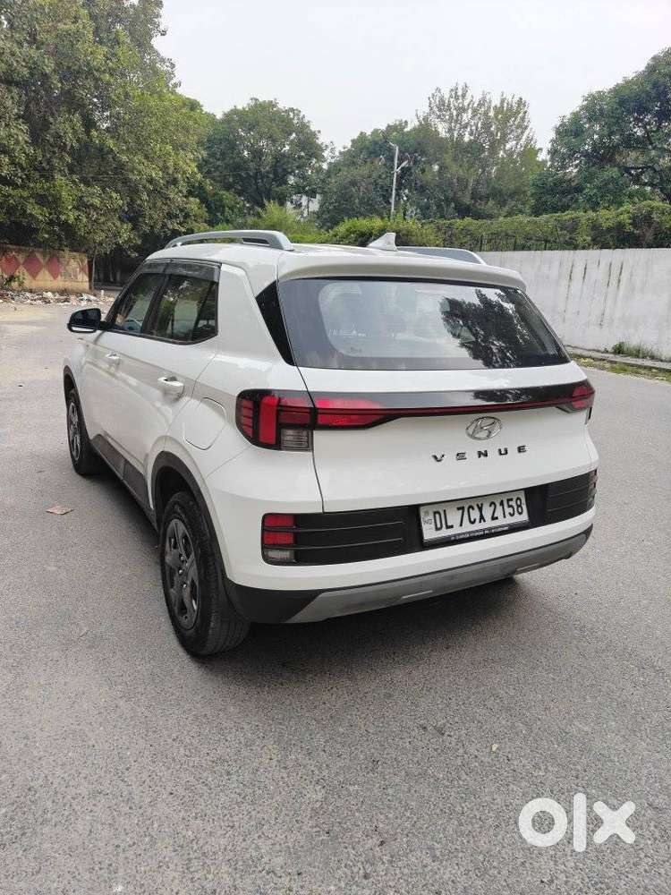 Hyundai Venue 1.2 S (o), 2024, Petrol