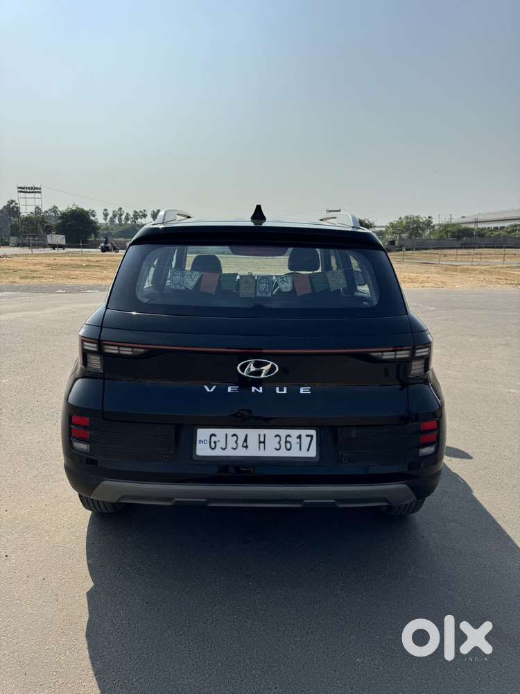 Hyundai Venue S (o) 1.2 Petrol Knight Edition, 2022, Petrol