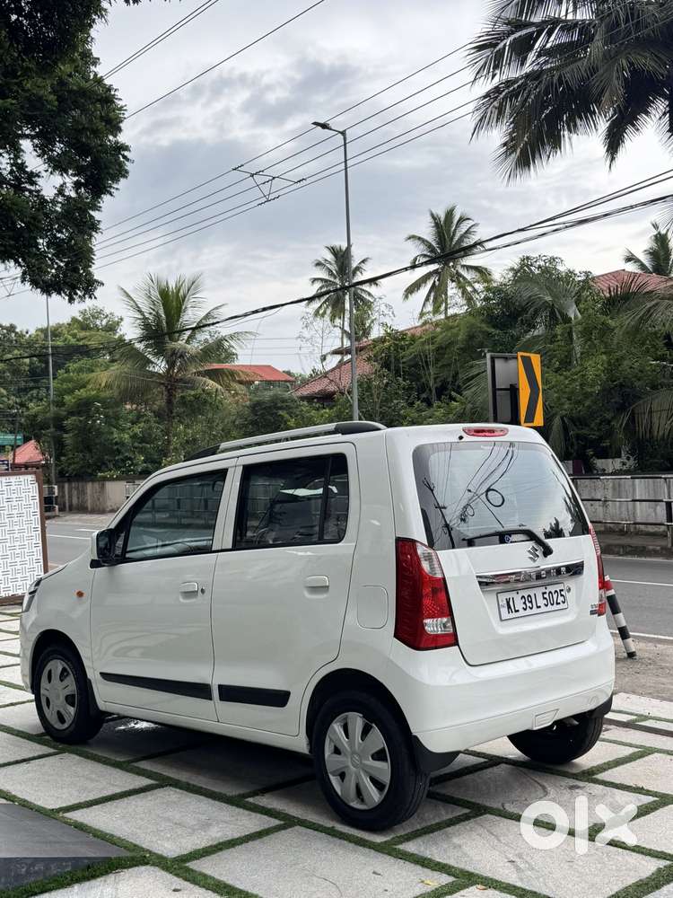 Maruti Suzuki Wagon R Amt Vxi Option, 2017, Petrol