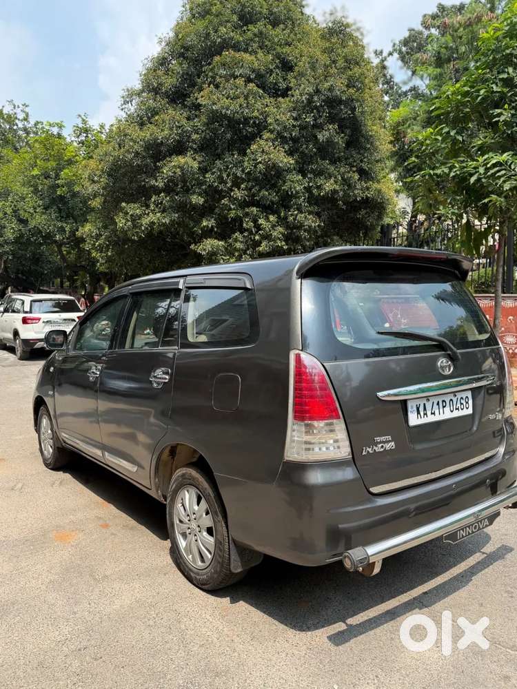 Toyota Innova 2.5 Vx 7 Seater Bs Iv, 2011, Diesel