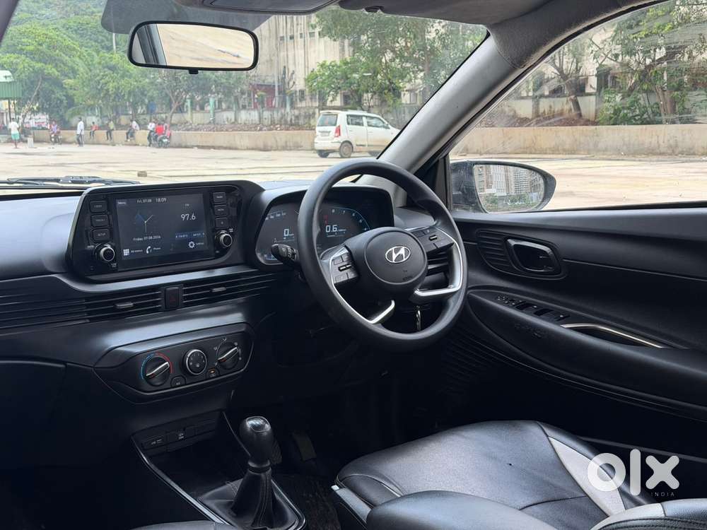 Hyundai I20 Sportz 1.2 Mt Dual Tone, 2022, Petrol
