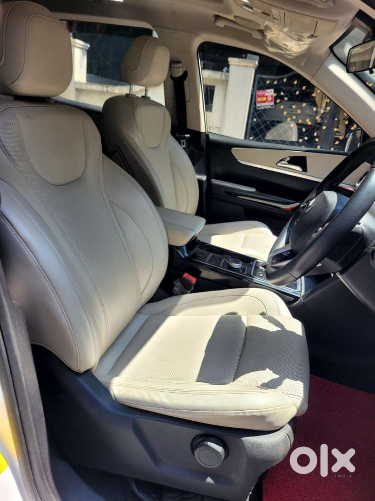Mahindra Xuv700 2.2 Ax 7 Diesel Mt Luxury Pack Str, 2024, Diesel