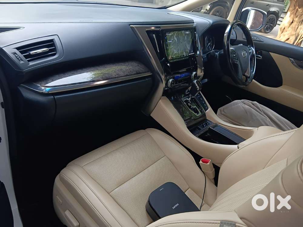 Toyota Vellfire Vip – Executive Lounge, 2022, Petrol