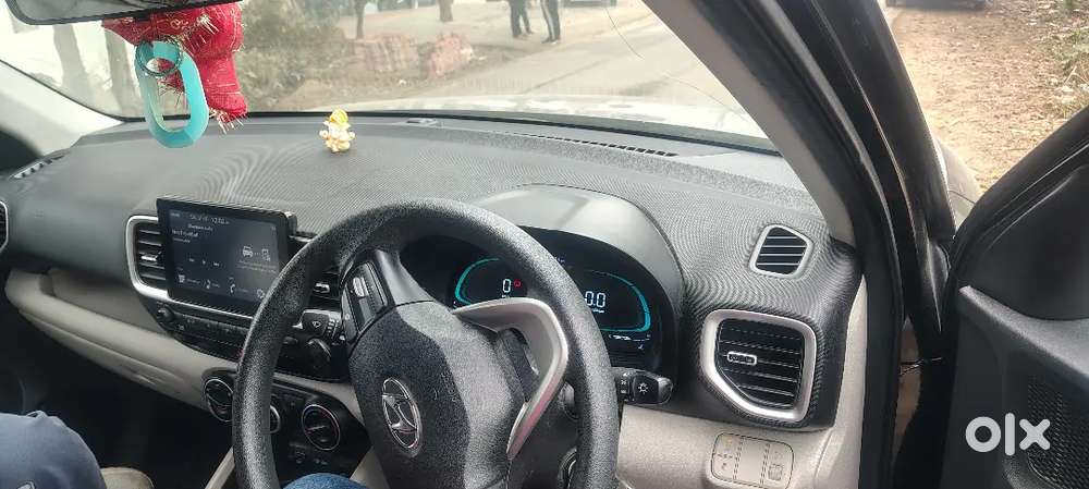 Hyundai Venue 2024 Petrol 80000 Km Driven