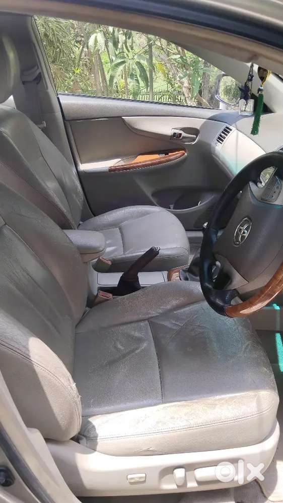 Toyota Corolla Altis 2010